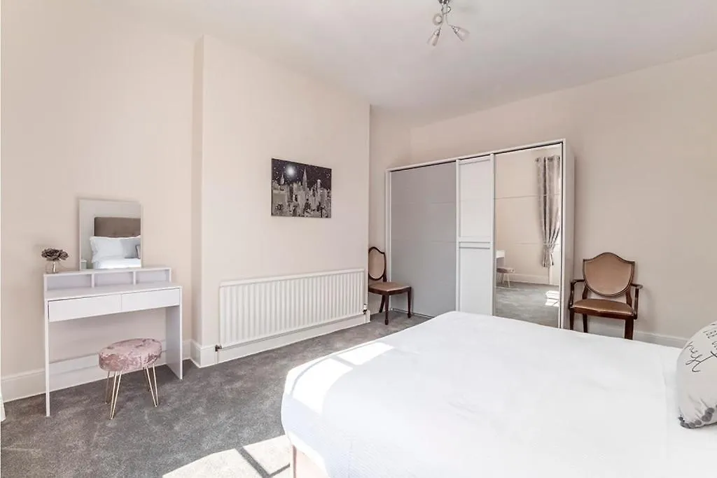 约克17 Penleys Grove Street别墅 度假居